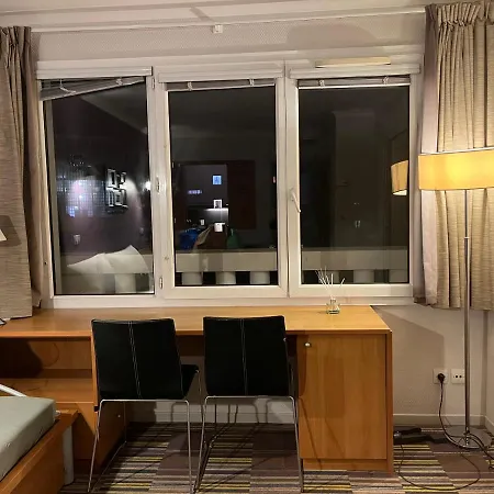 Dream Dwell Paris - Paris Expo Porte Versailles Beautiful With Balcony